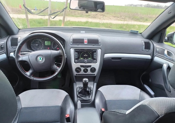 Skoda Octavia cena 7999 przebieg: 271500, rok produkcji 2006 z Słupsk małe 106